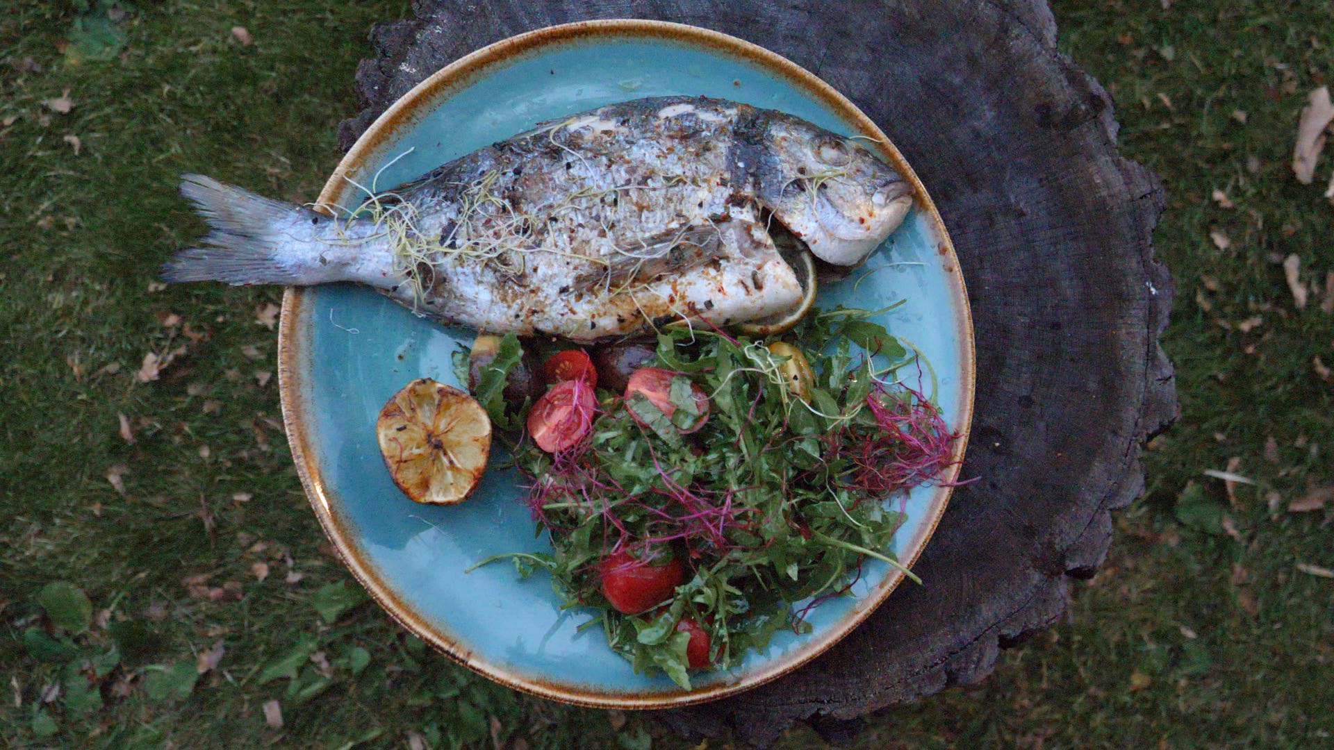 Pražma s limetkovým salátem a fíky