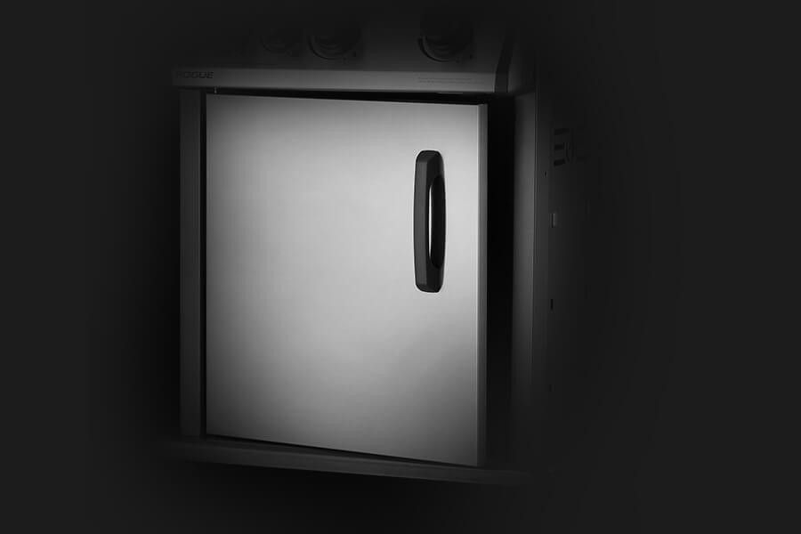 A gázpalackot elrejtettük a grill belsejében